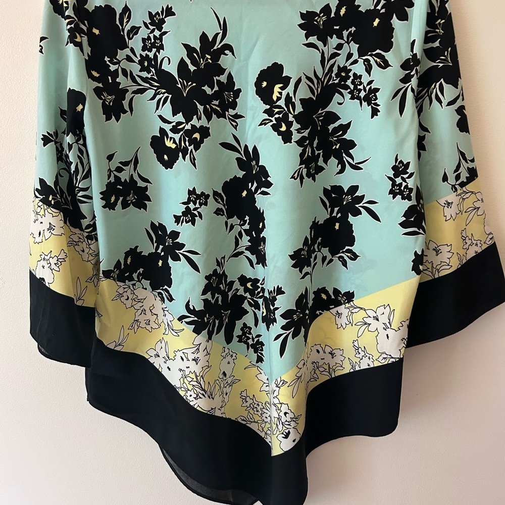 Alfani Blue and Black Floral Top - Picture 4 of 4